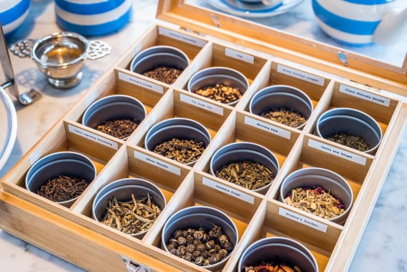 Tea selection at Varsity, box with teas