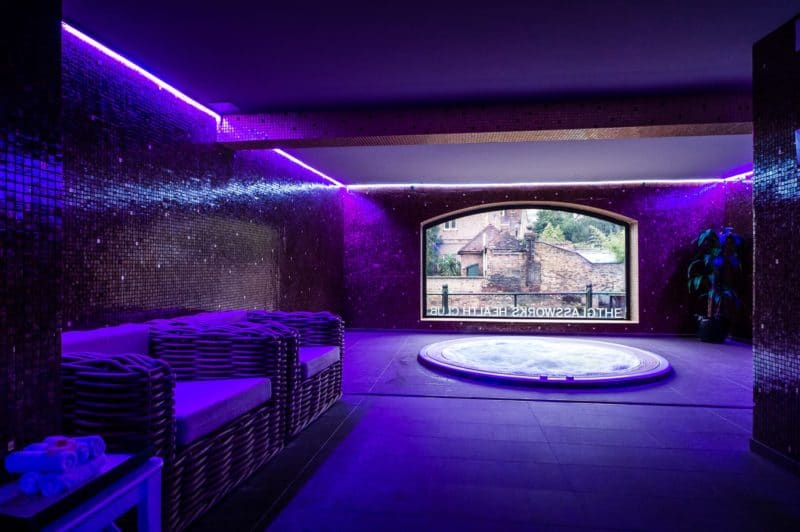 jacuzzi in dimmed atmosphere with canal view